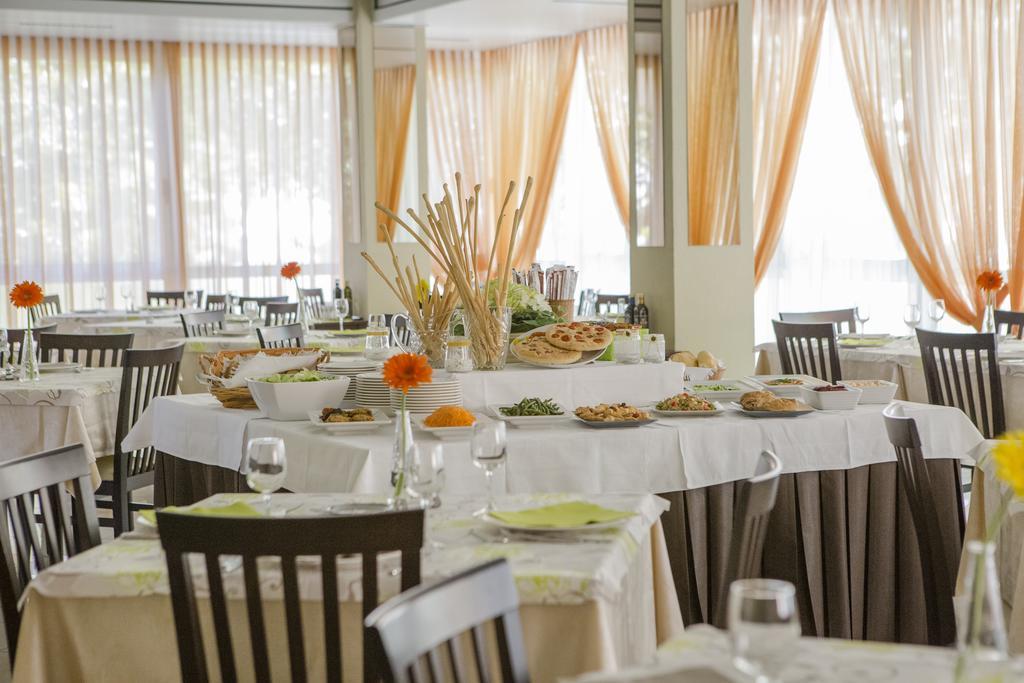 Hotel Villa Tosi Bellaria-Igea Marina Exteriör bild