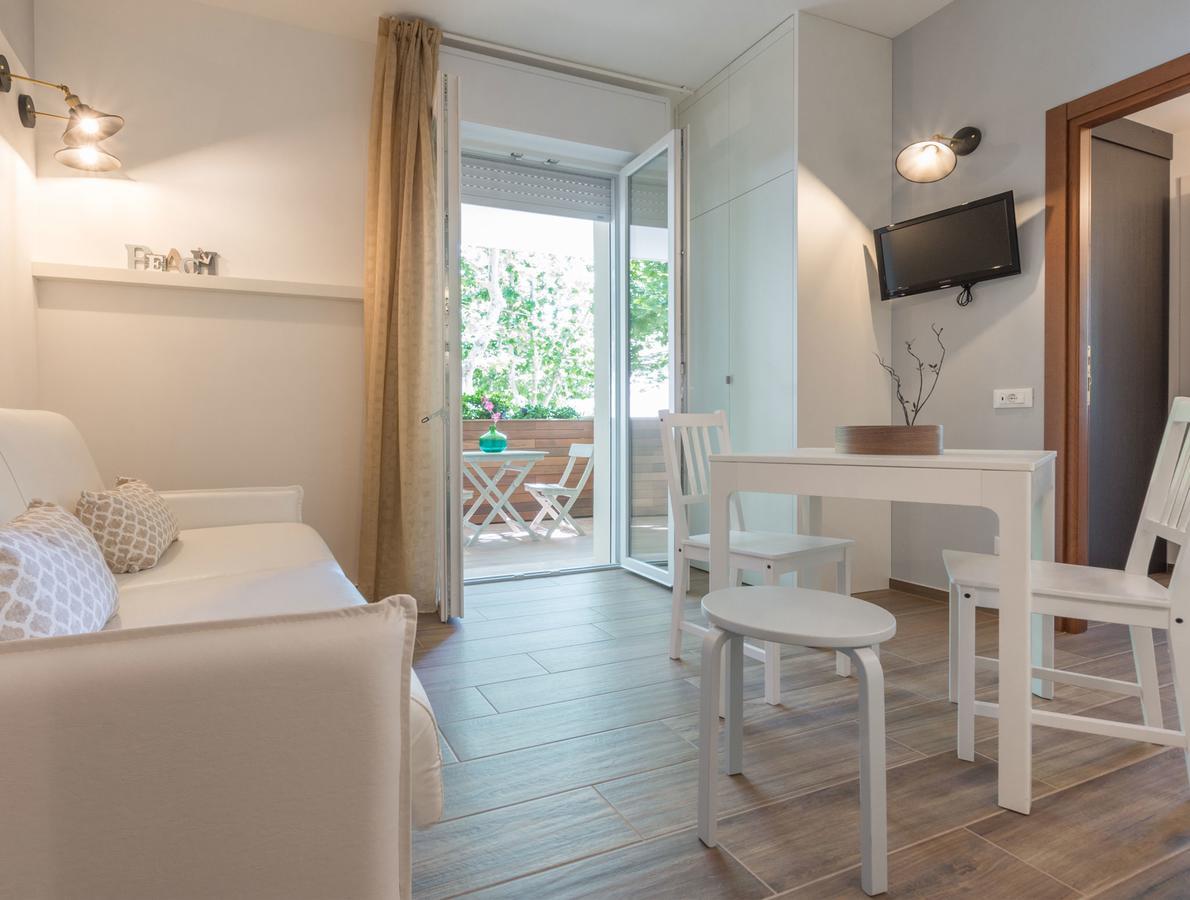 Hotel Villa Tosi Bellaria-Igea Marina Exteriör bild